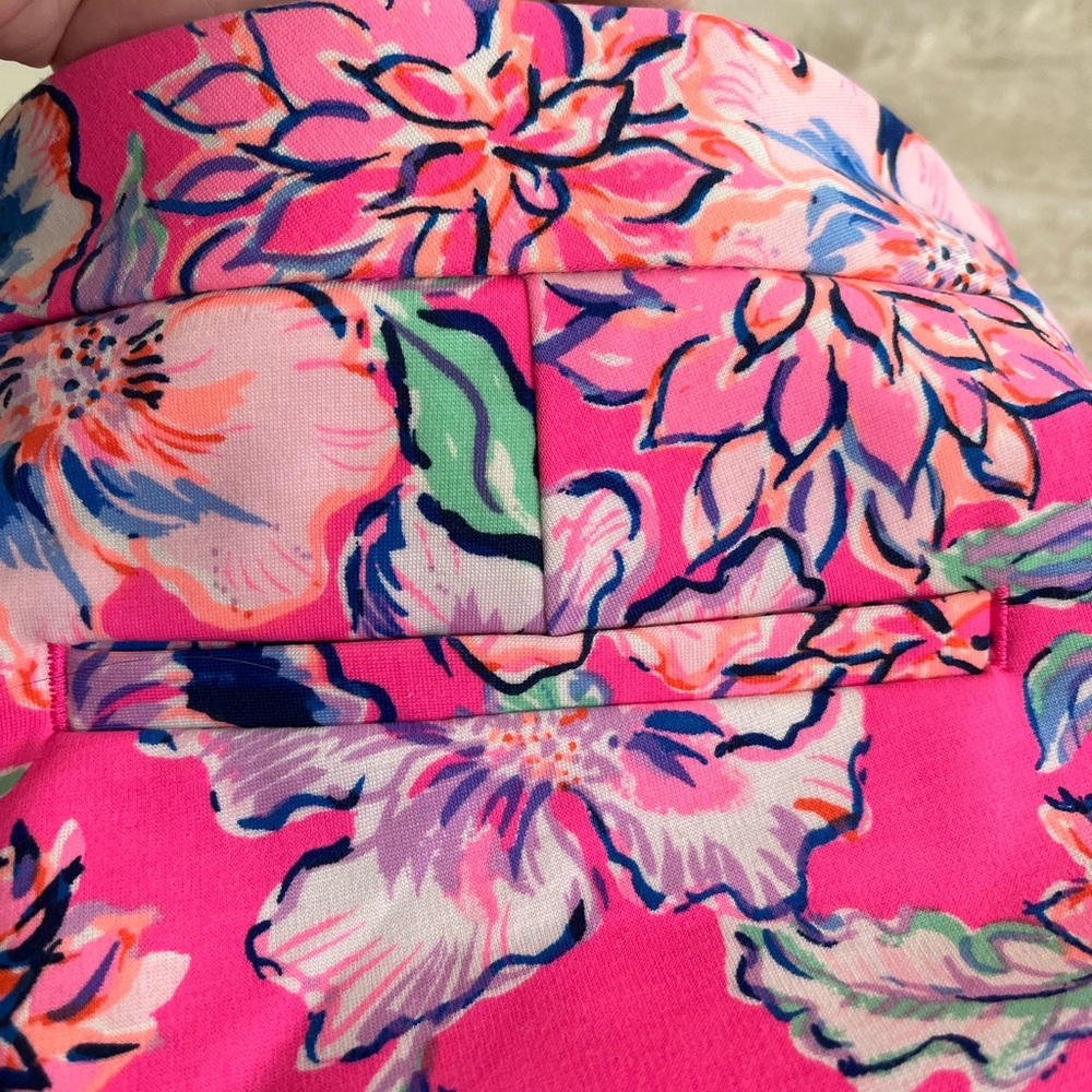 Lilly Pulitzer Pink Floral Scallop Shorts 10 EUC! - Picture 3 of 11